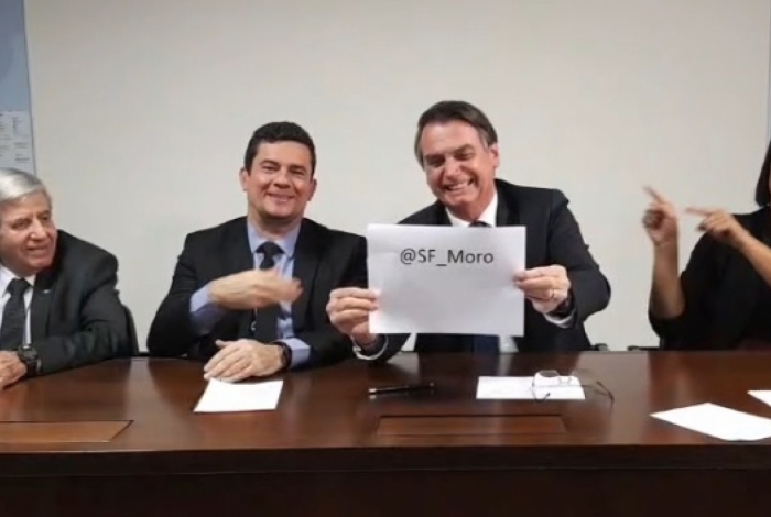 Bolsonaro diz que Sérgio Moro mentiu sobre interferência 