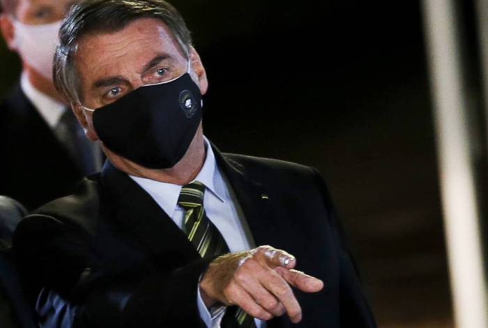 Presidente Jair Bolsonaro responsabiliza grupo por tornar imagem do Brasil arranhada no mundo