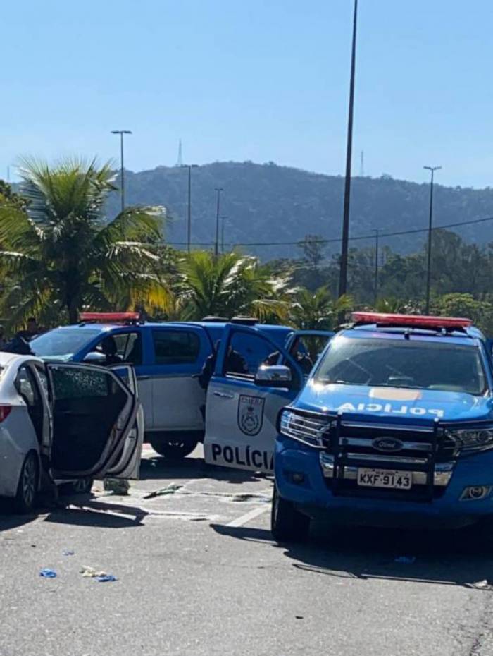 Perseguição policial em Niterói acaba com três mortos e dois baleados