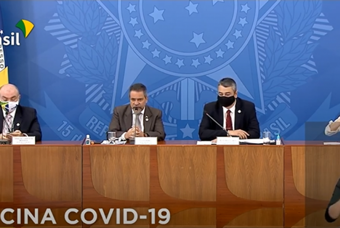 Governo anuncia acordo para produção e acesso de vacina contra a covid-19